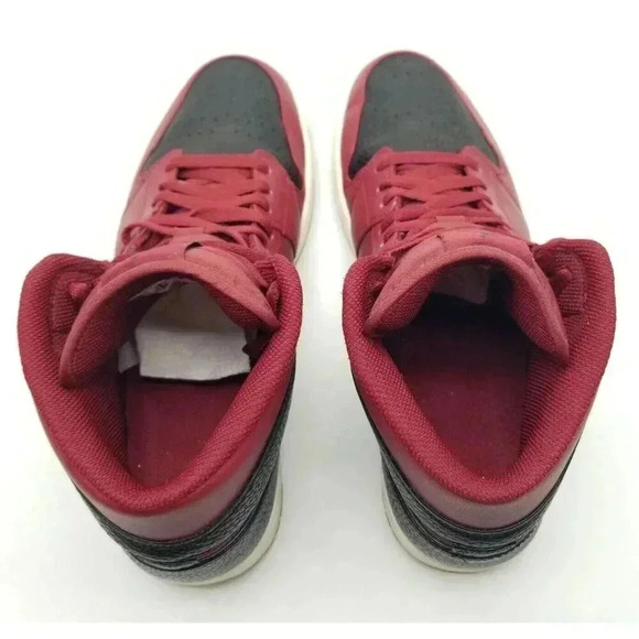 Nike AIR JORDAN 1 Retro Mid Reverse Banned 2017 (554724-601) Mens 11.5 Red Black - Picture 6 of 10